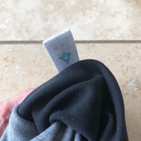 Ivivva by lululemon reversible capris size 14(kids - Picture 8 of 8